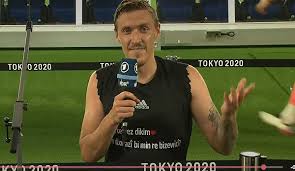 Max kruse ging nach dem ersten sieg der deutschen fußballer in yokohama auf die knie. Uapcimadhgbp9m