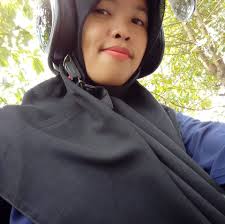 Avgolemono (Greek Egg and Lemon Soup) Ingredients: For the soup: 6 bone-in,  skin-on chicken thighs 8 cups cold water 1 large unpeeled yellow onion,  quartered Full recipe in First (C.O.M.M.E.N.T) 👇👇