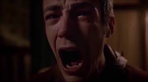 'henry relatou que o padrasto o pegou pelo braço, deu uma banda e chutou', diz delegado. The Flash 2x23 Morte De Henry Allen Redublado Youtube