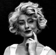 Wasifu kwa Monroe- Short Film