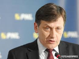 Crin Antonescu: Primul guvern in care PNL va fi parte va restabili pensiile  militare