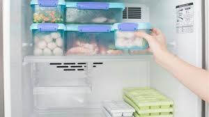 Pantauan dari instagram story katerina, ada beberapa orang yang langsung terjun ke kolam begitu dry ice dimasukan apakah memasukkan air mendidih ke dalam freezer dapat merusak freezer tersebut? Jangan Asal Simpan 3 Benda Ini Sebabkan Kulkasmu Meledak 2 Diantaranya Minuman