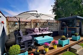 After all, a great looking outdoor space isn't only achieved by throwing mega bucks at. Bargain Backyard Makeovers Before And After Loveproperty Com