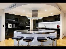 مطابخ عصرية المراة دائما تبحث عن أخر اصدارات الموضه والتطور في كل شئ وفي ايضا ديكورات Modern Kitchen Island Design Luxury Kitchen Design Kitchen Island Design