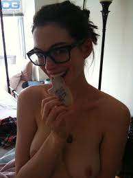 Anne Hathaway nackt, Nacktbilder, Playboy, Nacktfotos, Fakes, Oben Ohne