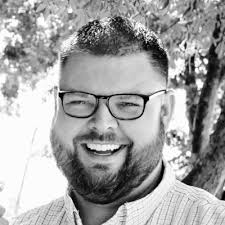 Lee Trout (@thecodewritesme)