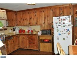 Free high resolution closeup photo of knotty pine wood wall paneling. Knotty Pine Wood Paneling