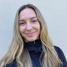 Vanessa Oswald's Instagram, Twitter & Facebook