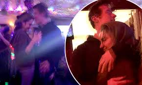 Submitted 3 months ago by rugby11. Shailene Woodley And Callum Turner Let Their Hair Down At Soho Bar Daily Mail Online