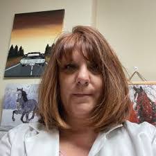 Lara Porter's Instagram, Twitter & Facebook