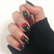 Rouge glam pose de gel avec vernis cnd vinylux rouge red et vernis. Le Manucure De Noel 75 Chouettes Idees Et Uniques Designs