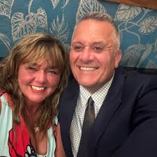 Johnny Vegas singing