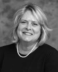 Renee Holdsworth's Instagram, Twitter & Facebook