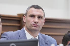 Владимир кличко поразил британских журналистов координацией (видео). Kievlyane Nedovolny Klichko I Polozheniem Del V Stolice Opros