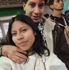 En este instante los ciudadanos de...