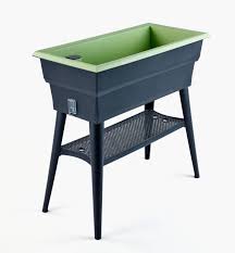 Raised garden beds help maximize harvests by efficient use of space, and we carry a wide variety of sizes and depths to work with any location. Self Watering Raised Planter Lee Valley Tools