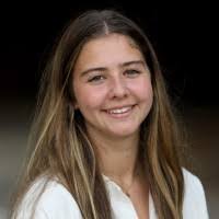 Lily Murphy's Instagram, Twitter & Facebook