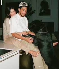 Kendall jenner and basketball player devin booker have been together for about a year, but they've kept things pretty low key for the most part. Bjrscdzpqlwdhm