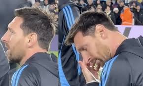 Leo Messi spotted crying minutes before playing potentially final match in Argentina — Tribuna.com