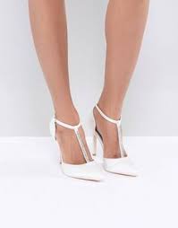 Sensuali ed eleganti allo stesso tempo, si abbinano perfettamente ai tanti stili di abiti da sposa creati dalla stilista. 240 Idee Su Scarpe Sposa Scarpe Scarpe Da Sposa Sposa