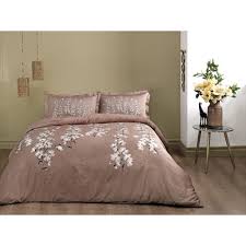 Saten nevresim takımı modelleri, en ucuz fiyat ve ödeme seçenekleriyle, dilerseniz saten nevresim takımlarını inceleyebilirsiniz. Tac Cift Kisilik Pamuk Saten Nevresim Takimi Ronna Kahve