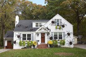 These Giant Diy Spiders Are Our New Favorite Halloween Decor Halloween Outdoor Decorations Halloween Yard Decorations Diy Halloween Decorations