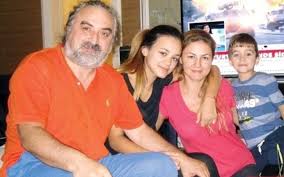 Ekranların sevilen programı i̇bo show'un yeni bölüm konukları belli oldu. Volkan Konak In Sir Gibi Sakladigi Esi Ortaya Cikti Iste Ozel Hayatini Sir Gibi Saklayan Sanatcinin Esi