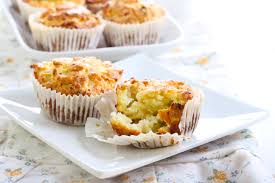 I muffin zucchine e zucchine sono dei muffin salati morbidissimi che potrete preparare come antipasto ma sono anche una bellissima idea per il buffet di una festa, infatti questi muffin si mantengono soffici e umidi anche se preparati in anticipo. I Muffin Alla Ricotta E Zucchine Senza Uova Adatti All Aperitivo Gustoblog