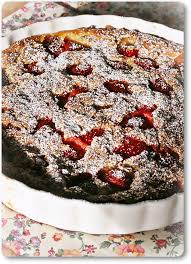 Aggiungere le fragole e le ciliegie. Clafoutis Di Fragole E Fiori D Acacia Crumpets Co