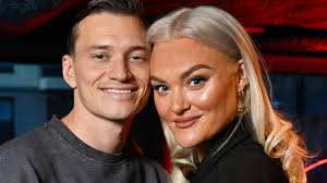 Peter Settmans kärleksförklaring till nya flickvännen Carmen