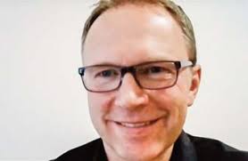 UNTERNEHMEN & KARRIERE