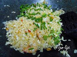 Aduk nasi hingga telur menyatu lalu masak hingga matang. Resepi Nasi Goreng Telur Masin Resepi Viral Terbaik Facebook
