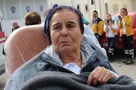 Kız kardeşi müesser girik'in doğumundan hemen sonra annesi ve babası ayrıldı. Usta Sanatci Fatma Girik Donuyor Magazinci Com