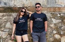 Namun, ia kemudian menyerah dan mengirimkan isyarat tidak bisa melanjutkan pertandingan. Girang Dapat Sepatu Dari Gian Zola Ghea Youbi Mau Nangis Sumpah Bolatimes Com
