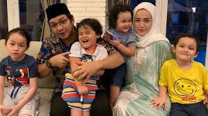 Sang Adik Ungkap Kebandelan Pasha Ungu Masa Muda Bikin Khawatir Keluarga Karena Tak Pulang Seminggu Tribun Palu