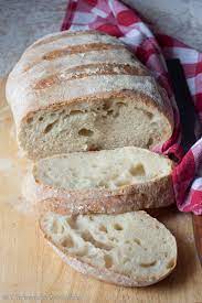 Buonissimo questo pane alle patate, morbidissimo, facile e veloce, perfetto per la cena o a pranzo, ottimo come antipasto per le feste, si prepara in poco tempo, ideale da servire con i salumi. Pane Morbidissimo Con Poco Lievito E Lunga Lievitazione