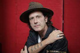 El primer sencillo fue canción de adiós y el segundo, mi espacio. El Gran Gesto De Coti Cedio Los Derechos De La Cancion Color Esperanza Radiofonica Com