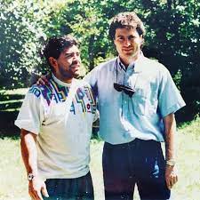 O clube chegou à final da competição e, com uma vitória por 2 a 1, com golos de maradona e do brasileiro careca, e um empate por 3 a 3, derrotou o stuttgart, da alemanha, e conquistou seu primeiro e único título europeu. Befoot On Twitter L Hommage D Omar Da Fonseca Suite Au Deces De Diego Maradona Tu As Fait Tant De Choses Dans Ta Vie Et En Realite Tu As Bouleverse La Mienne Dieu
