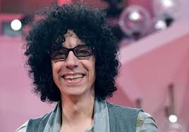 Giovanni allevi (ascoli piceno, 9 aprile 1969) è un pianista, compositore e scrittore italiano. Giovanni Allevi La Meraviglia Si Nasconde Tra Le Pieghe Dell Esistenza Famiglia Cristiana