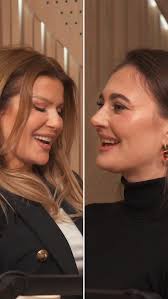 Myślisz, że księgowa to tylko cyferki? 🤫 No to zaskocz się! W tym wideo  Anna Podsiadło z „Księgowości dla Branży Beauty” odpowiada na 10 pytań  związanych z jej upodobaniami, wakacjami, a także ...