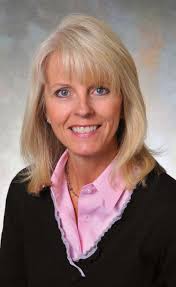 Mindy Benton's Instagram, Twitter & Facebook