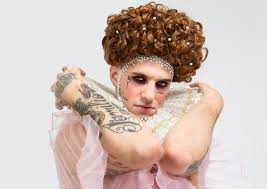 Lo ha annunciato oggi il cantante tramite il suo profilo instagram: Achille Lauro E Creative Director Di Elektra Warner Lacasadelrap Com