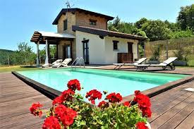 Toskana ferienhaus in zauberhaftem garten bei pistoia und villen mit privatem pool zum mieten für ihre ferien, vor allem in der toskana, aber auch in anderen toskana meer toskana urlaub italien urlaub ferienhaus italien mit pool toscana häuser villa mit. Toskana Ferienhaus Pool Annina