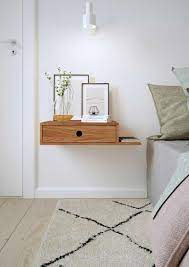Tables de chevet murales table de nuit suspendue moderne chevet suspendu ou chevet flottant design pour votre chambre. Chevet Suspendu 19 Idees Deco De Table De Nuit Murale