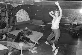 Platos retreat was a swingers club in new york in the 70s. Plato S Retreat Was A Swingers Club Opened By Larry Levenson In 1977 And Was Popular In The Late 1970s And Early 19 Studio 54 Studio 54 Disco Studio 54 Nyc