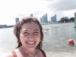 Liz Pina's Instagram, Twitter & Facebook