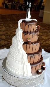 Most Unique Wedding Cakes Wedding Cake Exclusively Weddings Blog Wedding Planning Tips And Vakre Kaker Kake Bryllup Kaker