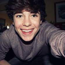 No Clue Who This Is But I Think His Face Just Made My Day Black Hair Green Eyes Boy Green Eyes Boy Black Hair Green Eyes