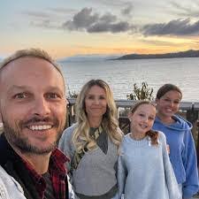 Kasey Tolbert's Instagram, Twitter & Facebook