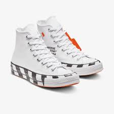 Das konzept für converse sneaker war also so simpel wie möglich, aber eben auch mega effizient. Off White X Converse Chuck Taylor 70 V2 Grailify
